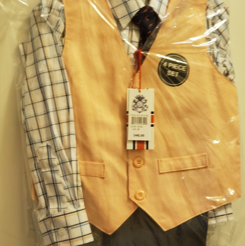 Size 4T boys suit